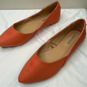 Paula solid hibiscus color faux leather flat size 9